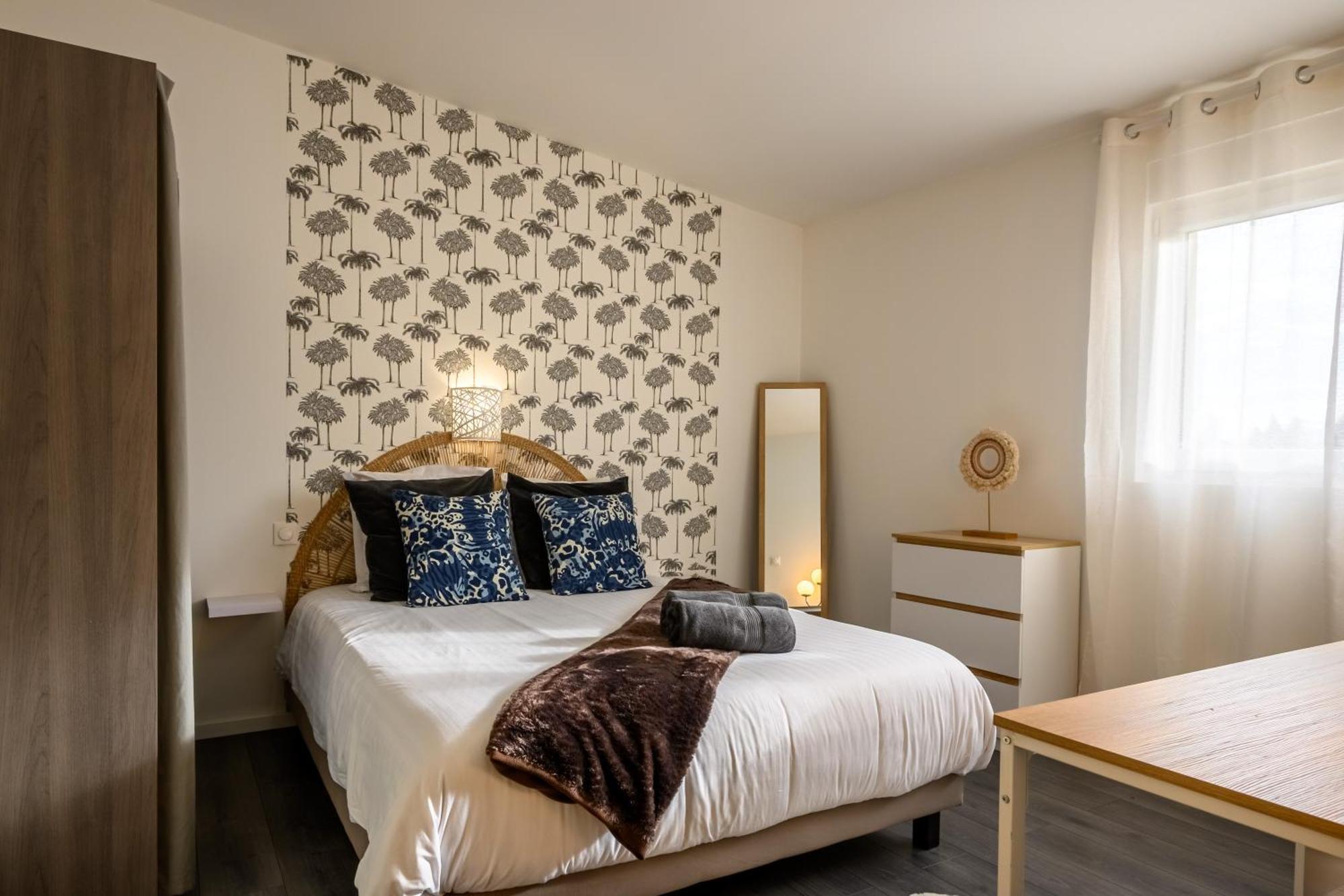 Le Charles Apartment มงเบลียาร์ ภายนอก รูปภาพ