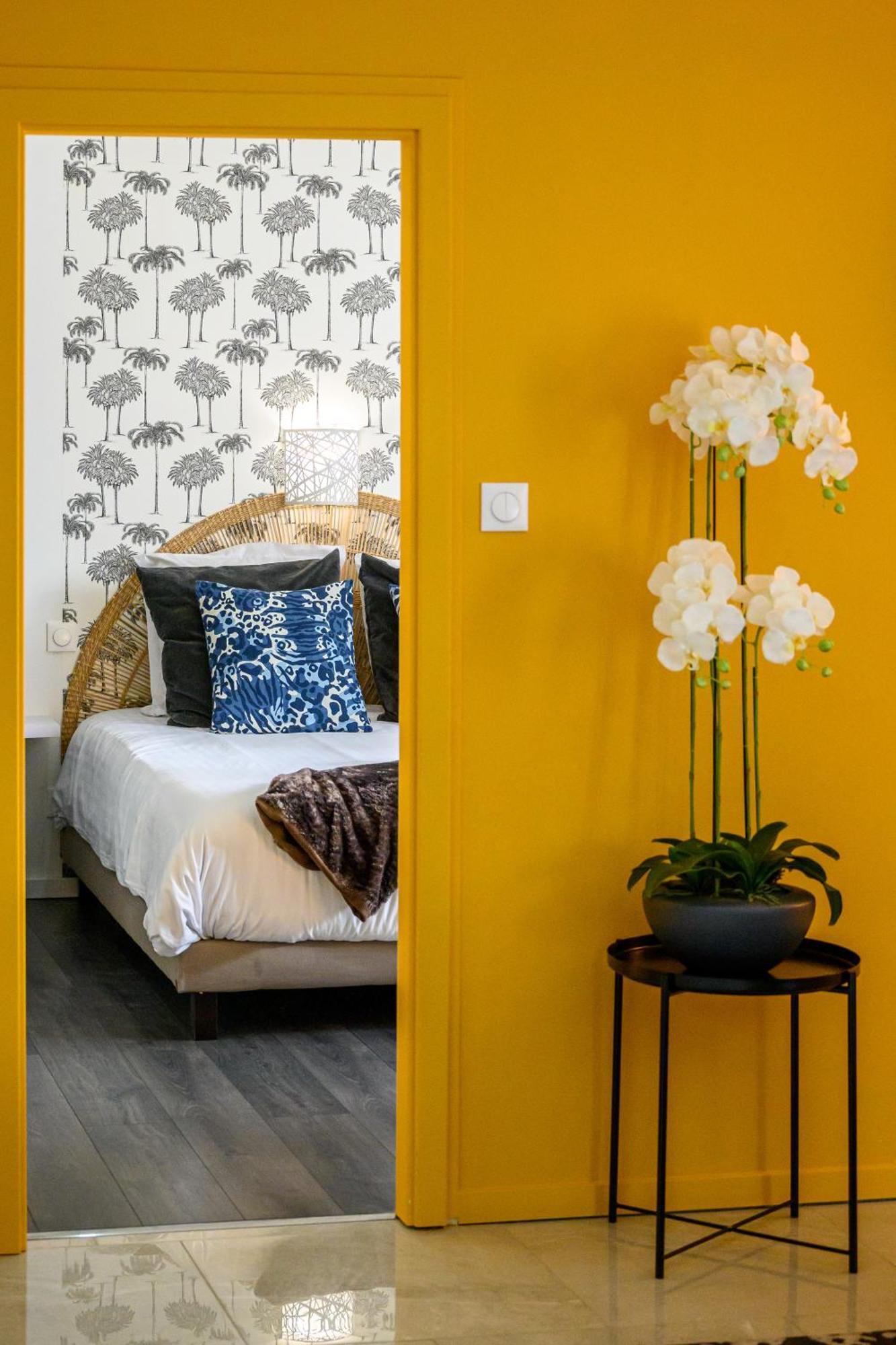 Le Charles Apartment มงเบลียาร์ ภายนอก รูปภาพ