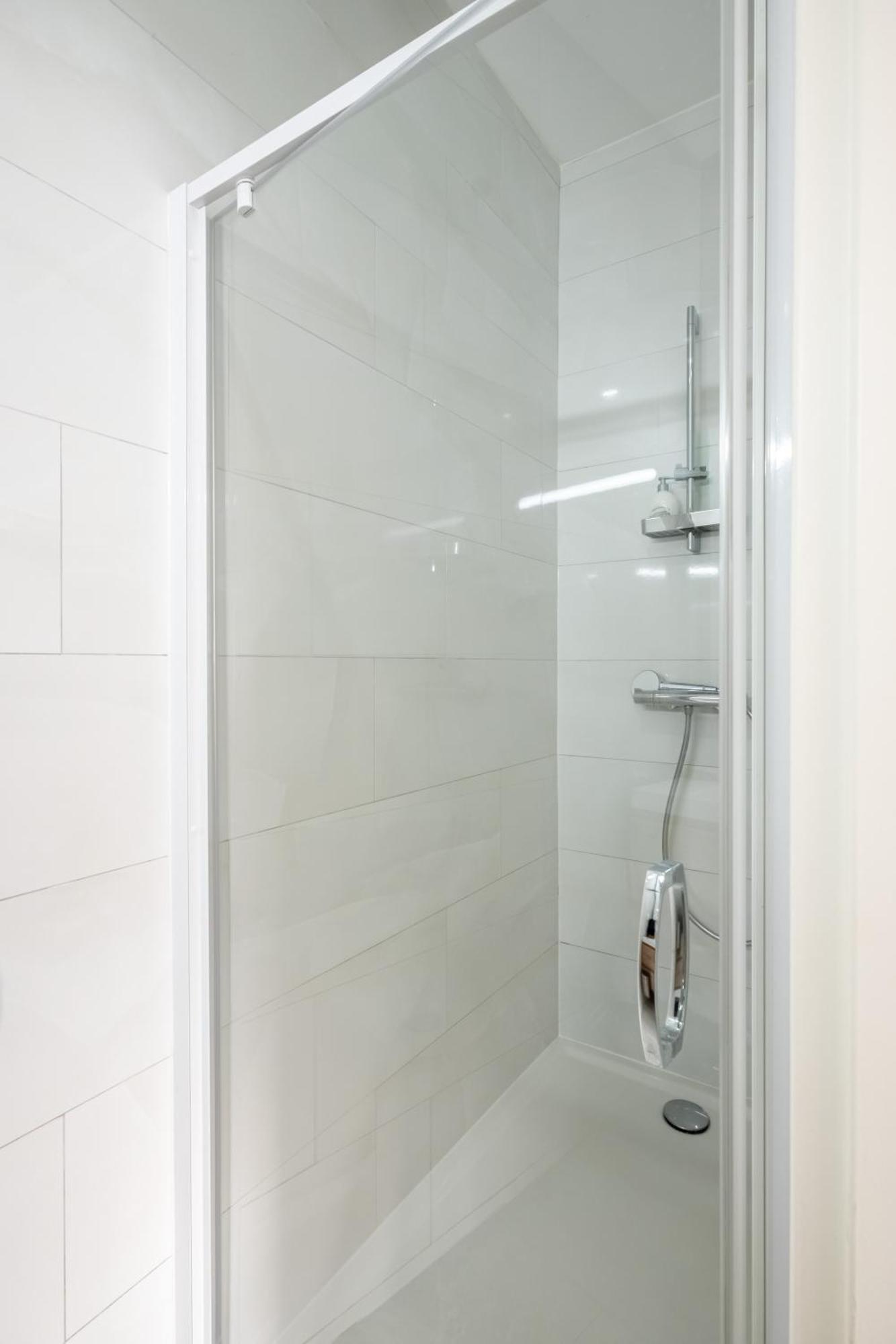 Le Charles Apartment มงเบลียาร์ ภายนอก รูปภาพ